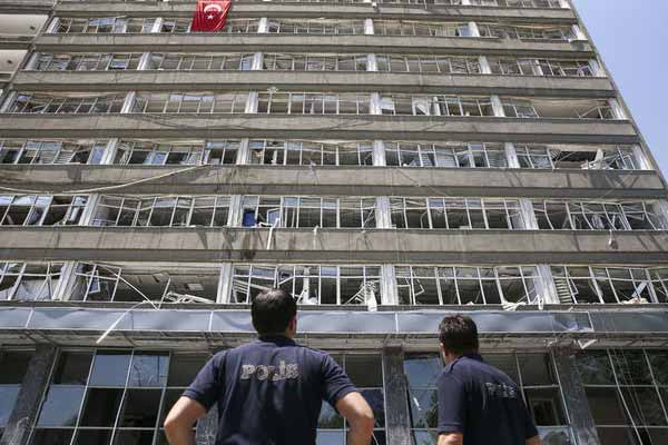 Darbeci pilotlar 15 Temmuz'da F-16'larla böyle bombaladı