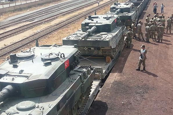 Askeri birliklerin şehir dışına taşınması sürüyor