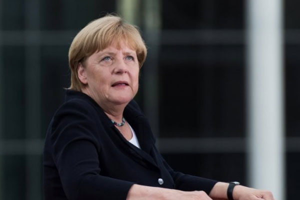 Merkel'in partisine yerel seçim darbesi