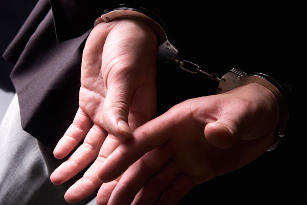 'Fetullah' ve 'Gülen' adında iki çocuğu olan belediye meclis üyesi tutuklandı