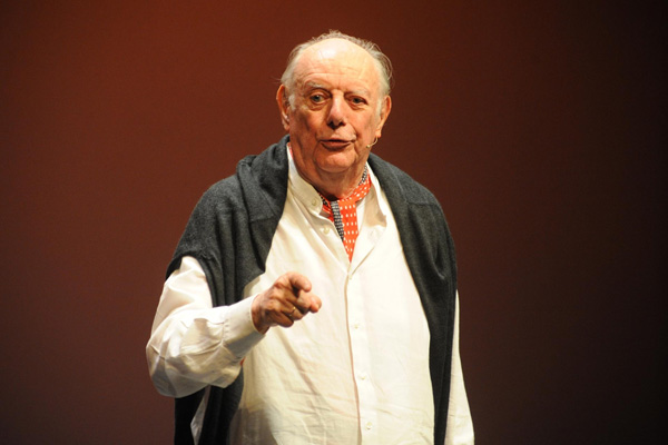 Türkiye'de oyunları yasaklanan İtalyan yazardan açıklama