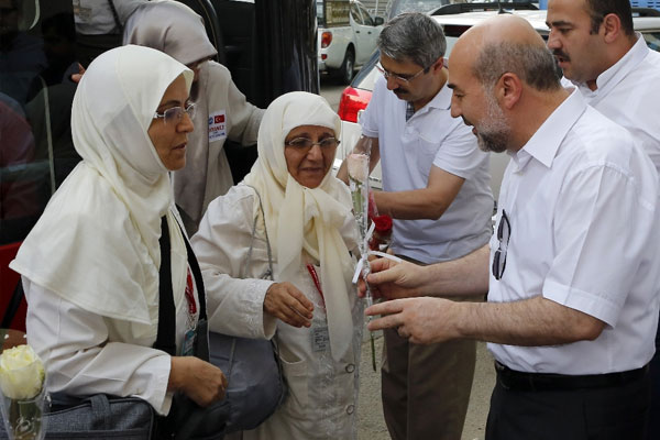 15 Temmuz şehitlerinin yakınları hacda