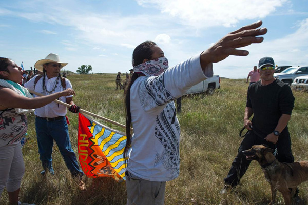 ABD'de Kızılderililere köpeklerle müdahale