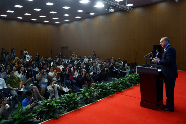 'Kurban Bayramı öncesi bölgede bir ateşkes için çabalıyoruz'
