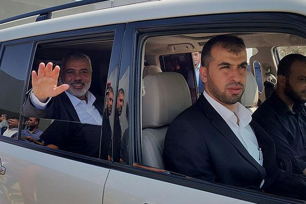 Heniyye hac vazifesini yerine getirmek üzere Gazze'den ayrıldı