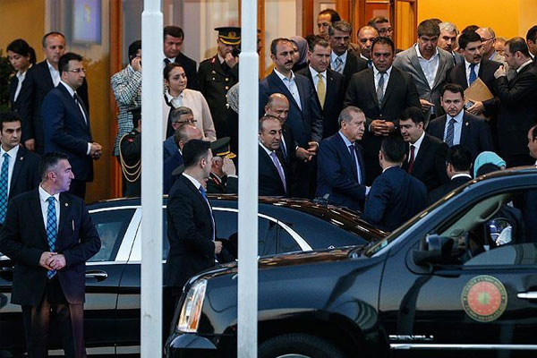 Cumhurbaşkanı Erdoğan Türkiye'ye döndü