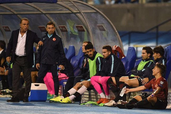 Hırvatistan maçı sonrası Fatih Terim - Emre Mor gerginliği