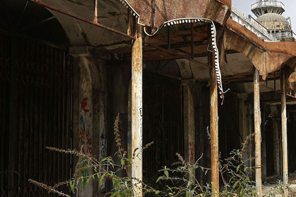 Terkedilmiş kasabada saklambaç şampiyonası