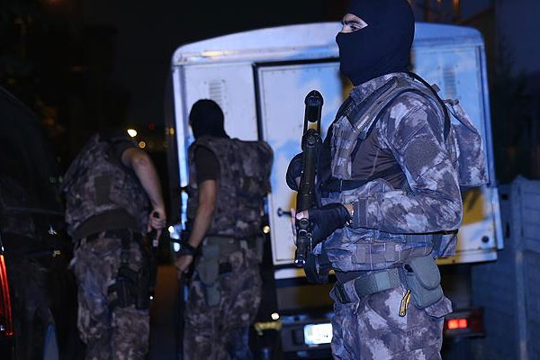 İstanbul'da şafak operasyonu