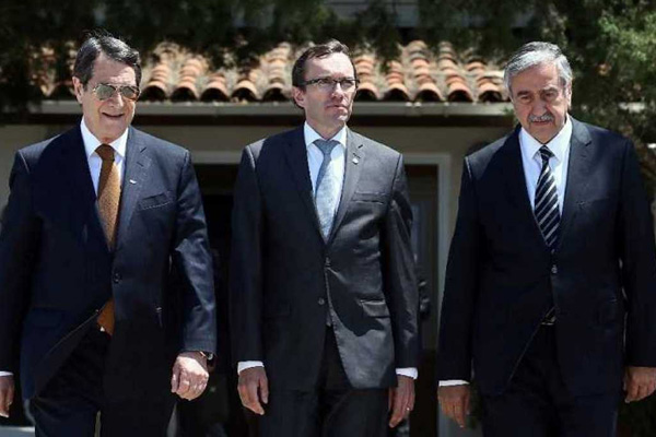 Kıbrıs'ta çok 'uluslu askeri güç' tartışılıyor