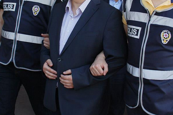 Yeniçağ yazarlarına gözaltı