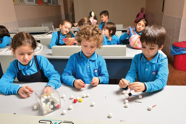 Gökyüzü Koleji, geleceğin yıldızlarını yetiştiriyor