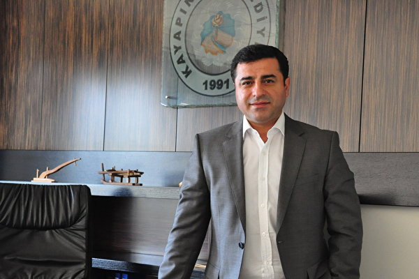 Demirtaş'tan Rusya'ya: Suriye'de Kürt federasyonu olabilir... Kürtlerle stratejik ittifak geliştirin