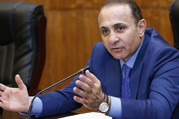 Ermenistan Başbakanı istifa etti