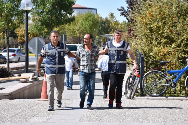 FETÖ yalanıyla 5 kişiyi dolandırdı