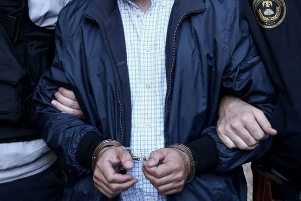 Avukatlardan sorumlu 'FETÖ imamı' yakalandı