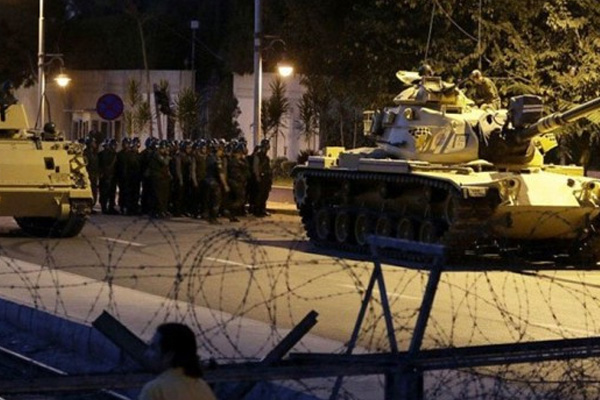 15 Temmuz sonrası 1 ay görevdeydi! FETÖ operasyonlarını 'abi'ye anlatmış