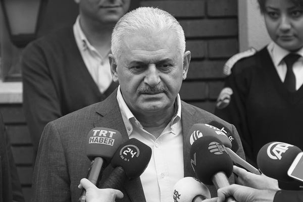 Binali Yıldırım 'MEB'deki açığa almaları' değerlendirdi