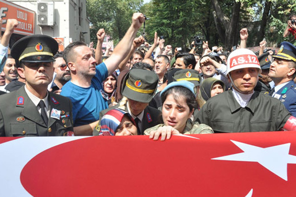 Bursa, şehidini son yolculuğuna uğurladı