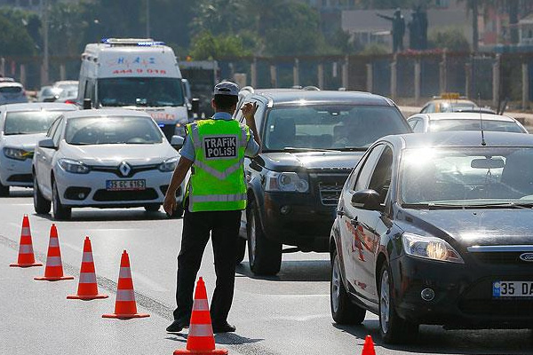 Bayram tatilinde trafiğe sıkı denetim