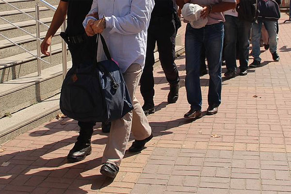 'ByLock' kullanan 32 kişi tutuklandı