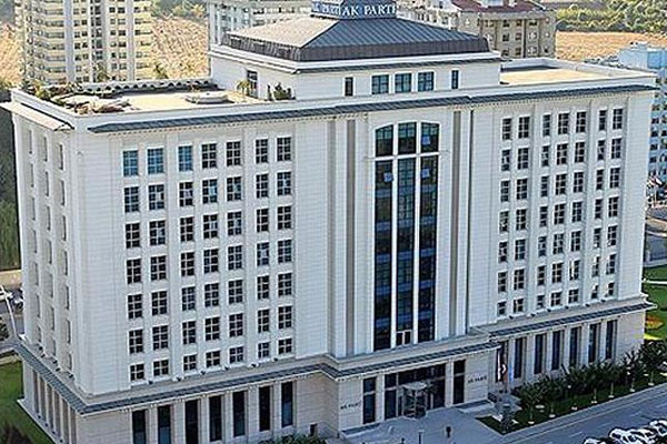 AK Parti'de bayramlaşma salı günü