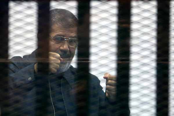 Mısır'da Mursi'nin ailesine baskın