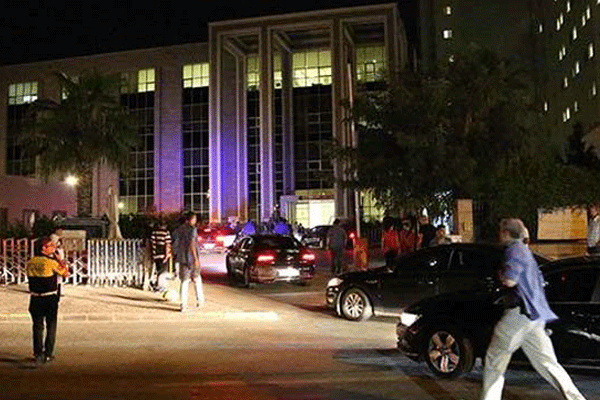 Erdoğan, kaza geçiren Albayrak ailesini ziyaret etti