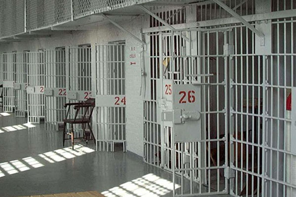 Fransa'da bir cezaevinde isyan