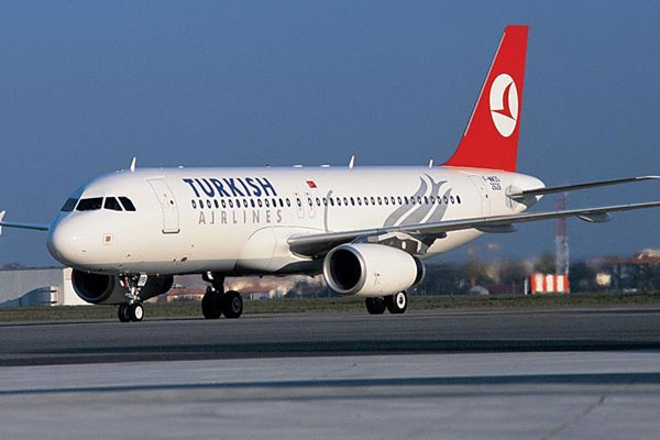 THY uçağı geri döndü