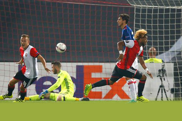 Feyenoord, Manchester United'ı devirdi