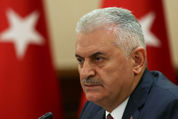 Başbakan Yıldırım'dan Tarık Akan mesajı