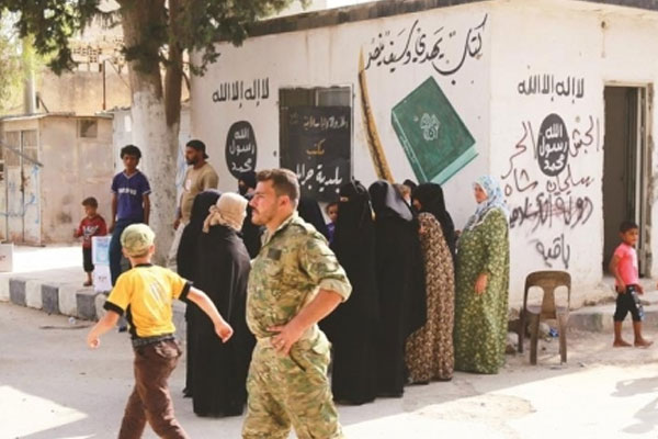 Cerablus'ta ilk bakkal dükkanı açıldı