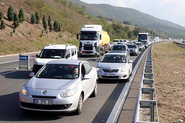 Tatilciler dönüş yolunda