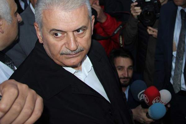 Yıldırım'dan yaralı üsteğmene ziyaret