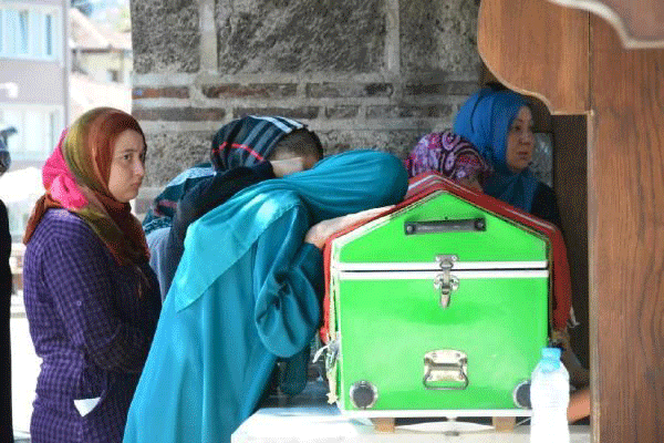 Kendini asan savcının kızı: Babam Süleymancıydı