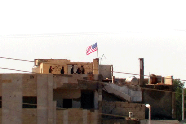 PYD'liler ABD bayrağı için nöbet tutuyor