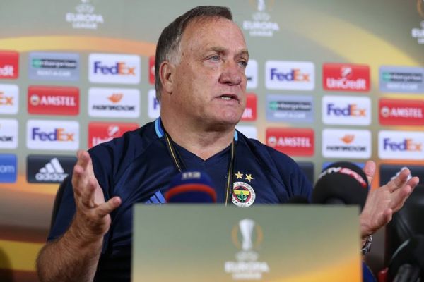 Advocaat kovulmanın hayalini kuruyor