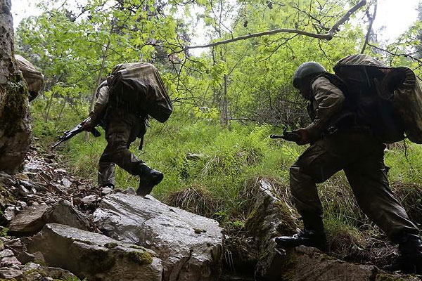 Şemdinli'de 2 PKK'lı öldürüldü