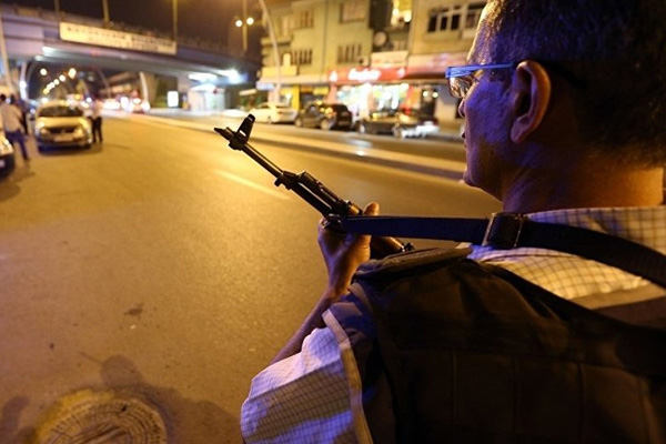 İstanbul'da IŞİD operasyonu: 40 gözaltı