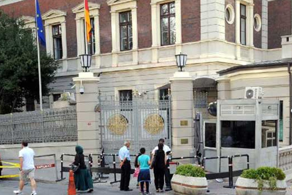 Almanya'nın İstanbul Başkonsolosluğu çalışmaya başladı