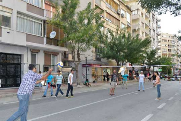 İzmir'de Perşembe günü 'otomobilsiz gün'