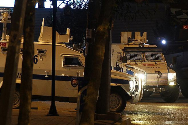 Van'daki patlamada 2 çocuk yaralandı