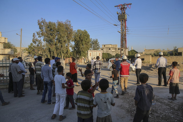 Menbiç'ten kaçan Suriyeliler Cerablus'a sığınıyor