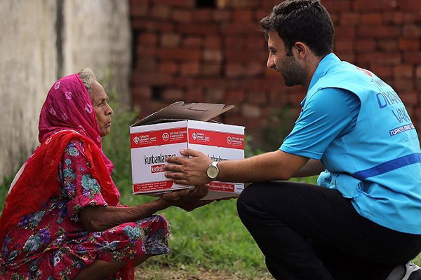Türkiye'nin yardım eli, bayramda dünyayı sardı
