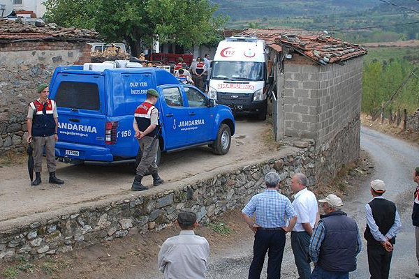 100 yaşındaki kayınvalidesini öldürüp intihar etti