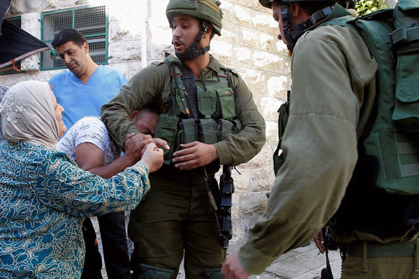 İsrail'den eşkıya tarzı gözaltı