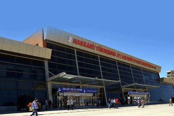 Yüksekova'da 11 günde 68 uçak seferi yapıldı