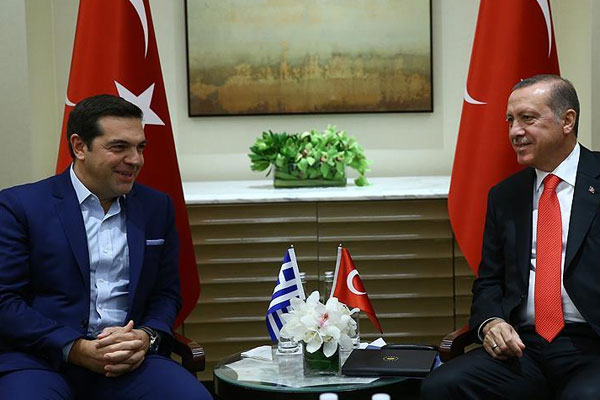 Erdoğan, Çipras'la bir araya geldi