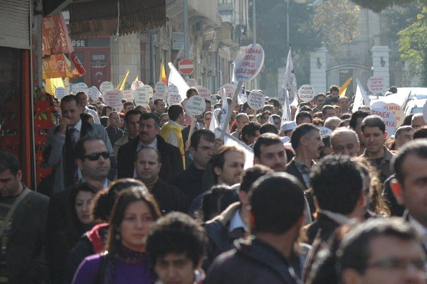 'Zengin daha zengin, yoksul daha yoksul oldu'
